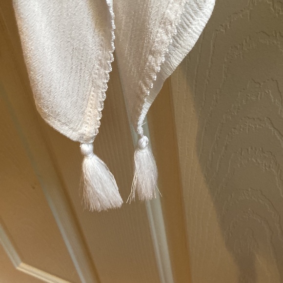 EUC Chico’s white coverup - Picture 6 of 6